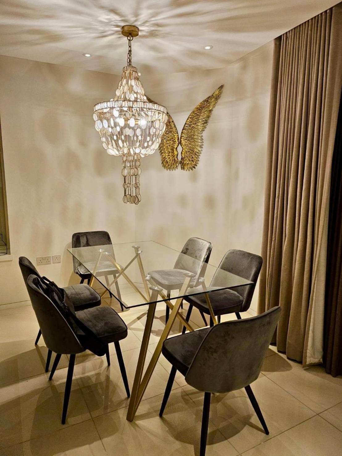 Soho West End Апартаменты